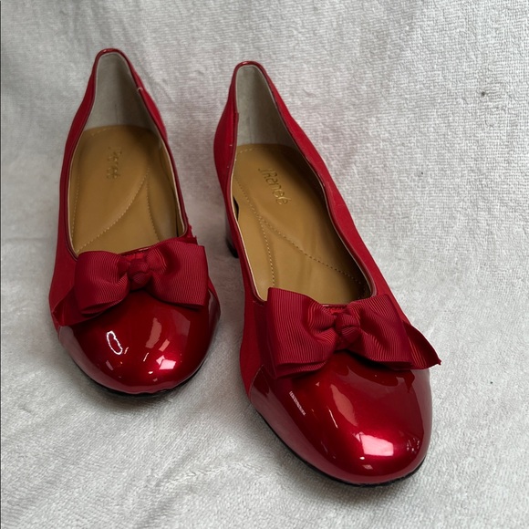 J. Renee, Elegant Red Bow Women's Shoes - Picture 3 of 8